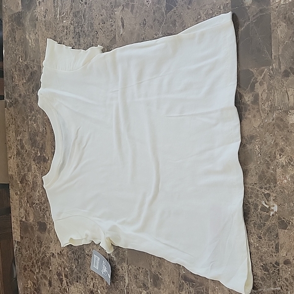 New Disney Mickey and Friends Tee Shirt 😊 size Medium left - Picture 7 of 9